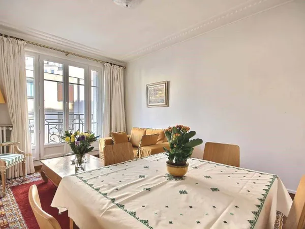 Appartement 1 pièce 57 m² 