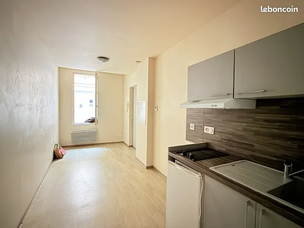 Studio 1 pièce 20 m² 