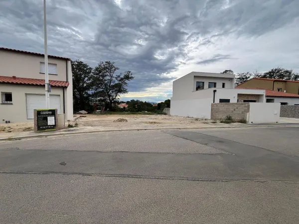Terrain constructible 425 m² 