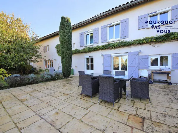 Maison 8 pièces 260 m² 