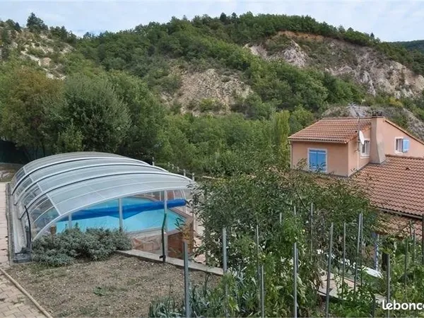 Maison 6 pièces 146m² 