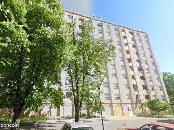 Studio 1 pièce 46 m² 