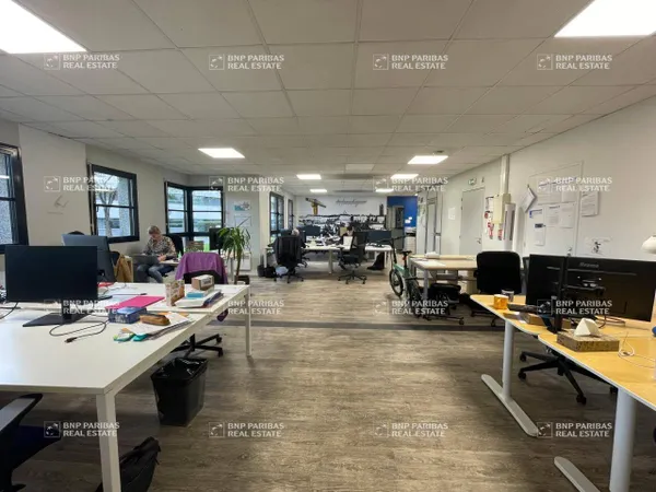 Bureaux 180 m² 