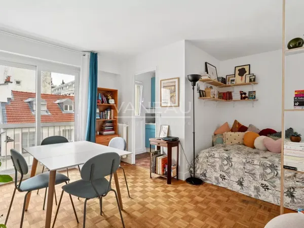 Paris XVe - Sèvres Lecourbe / Blomet : Studio calme et lumineux 