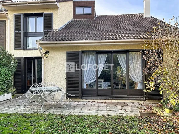 Vends maison - 105.69m² - 5 pièces, 4 chambres - Montesson 78360 
