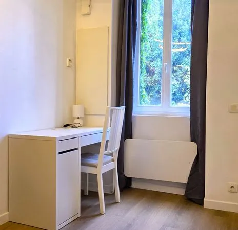 Appartement F1 avec cuisine équipée séparée et jardin 