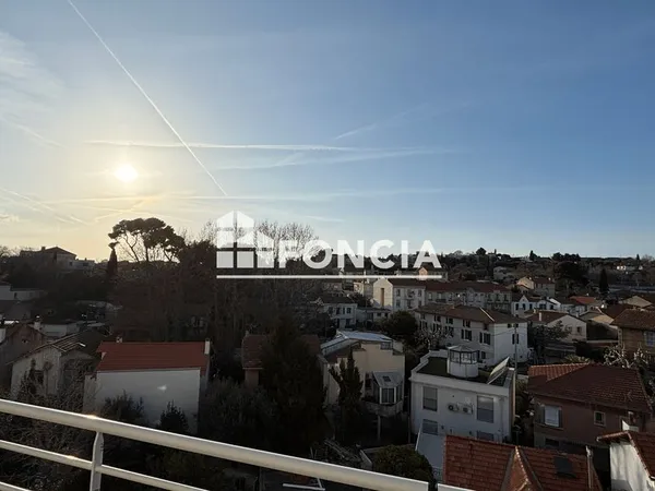 Appartement T3 - 82 m2- Terrasse exceptionnelle - Double Box - Quartier St Just 