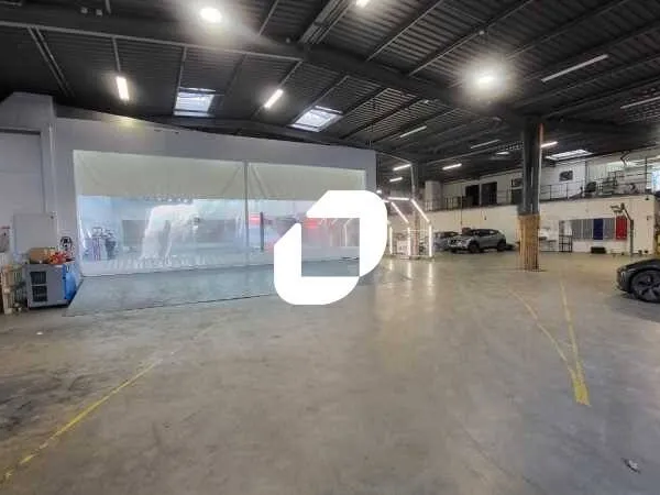 Entrepôt 1886 m² 