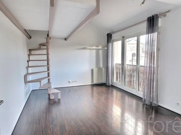 Bureau 2 pièces 44 m² 