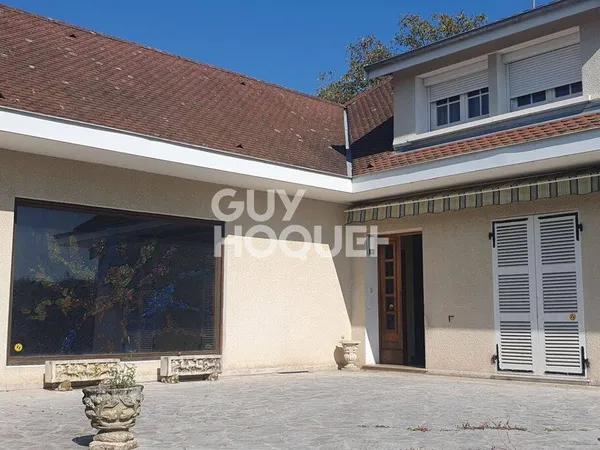 Maison 8 pièces 201 m² 