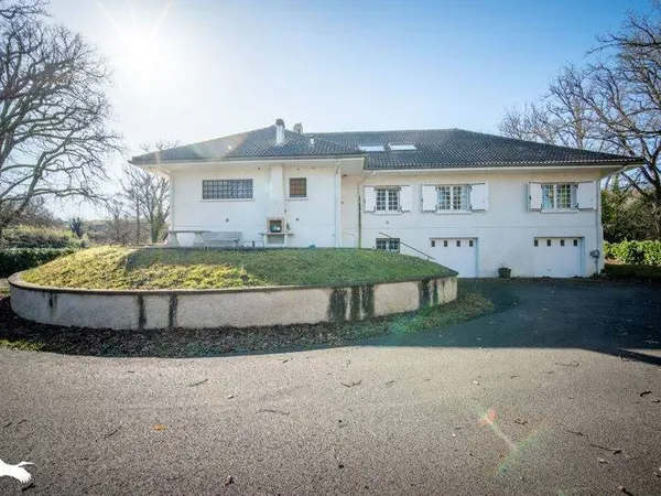 Maison 8 pièces 231 m² 