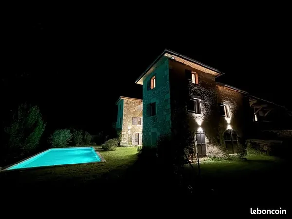 Maison 9 pièces 454 m² 