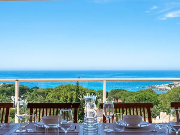 Corbara, Marine de Davia, villa 6 chambres, piscine, vue mer panoramique, plage à pied 