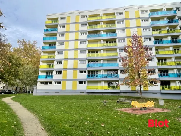 EXCLUSIVITE BLOT IMMOBILIER - A VENDRE TYPE 5 - RENNES VILLEJEAN - séjour - 4 chambres meublées 