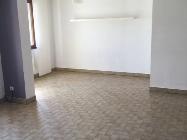 A louer appartement T3 Europole 