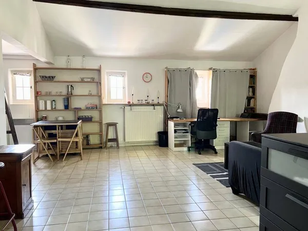 Studio 1 pièce 50 m² 