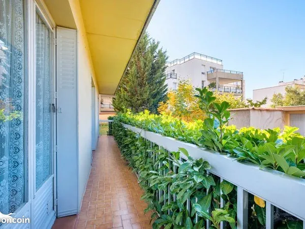 Appartement 3 pièces 77 m² 