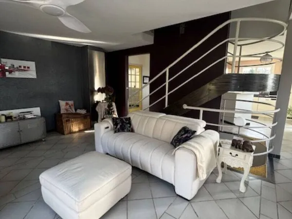 Maison 7 pièces 180 m² 