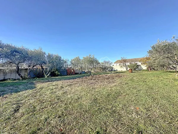 Terrain constructible 527 m² 