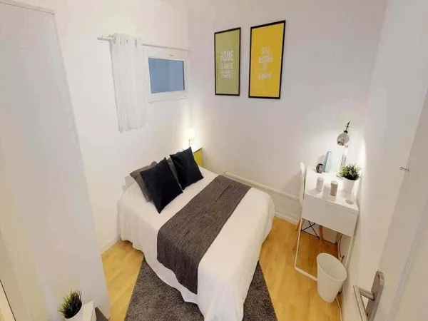 Studio 1 pièce 15 m² 