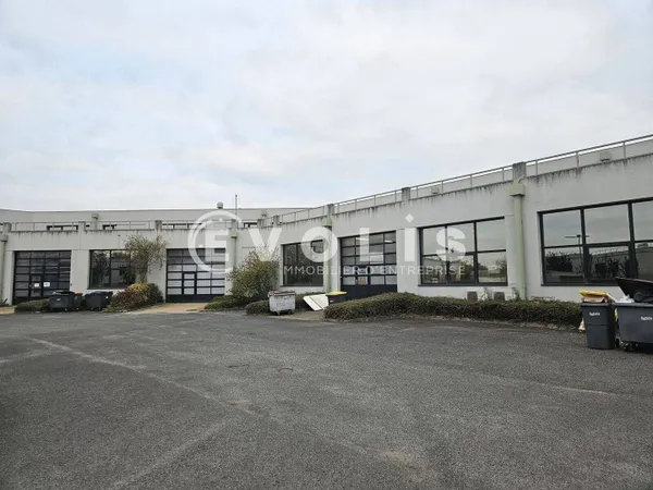 Local d'activité 126 m² 
