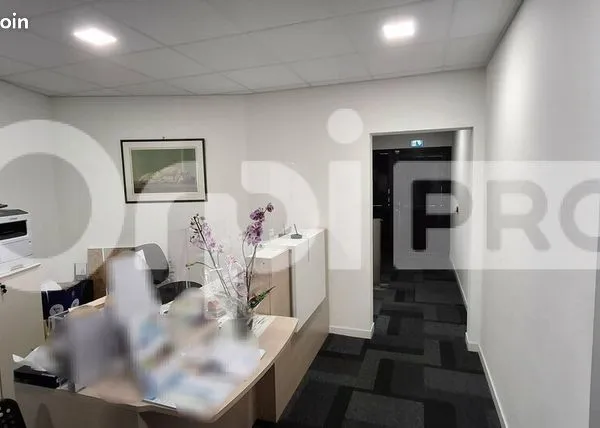 Bureau 100 m² 
