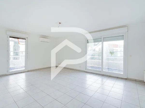 Appartement 3 pièce(s) 67 m2 terrasse 32m2 Marseille 13009 