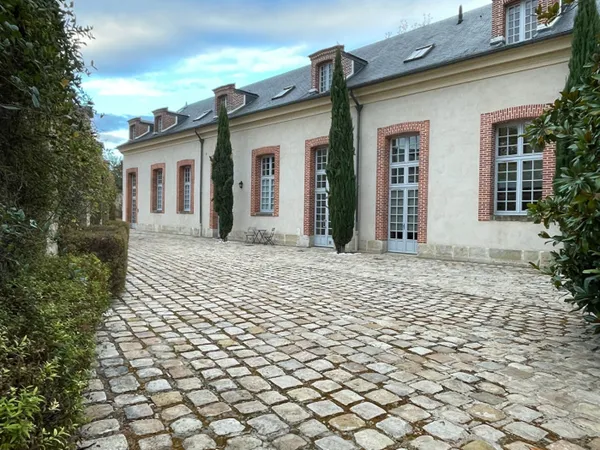 APPARTEMENT FONTAINEBLEAU - 6 pièce(s) - 153.82m² 