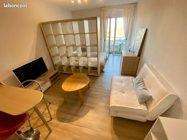 Studio 1 pièce 24 m² 