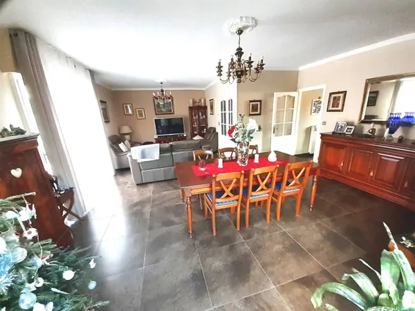 Maison de plain-pied 4 pièces 148 m² 