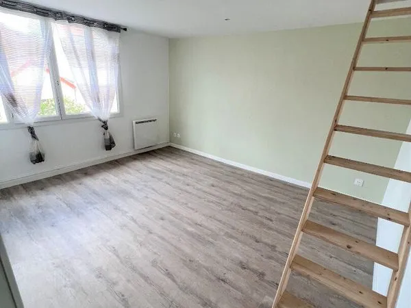 Studio 1 pièce 17 m² 