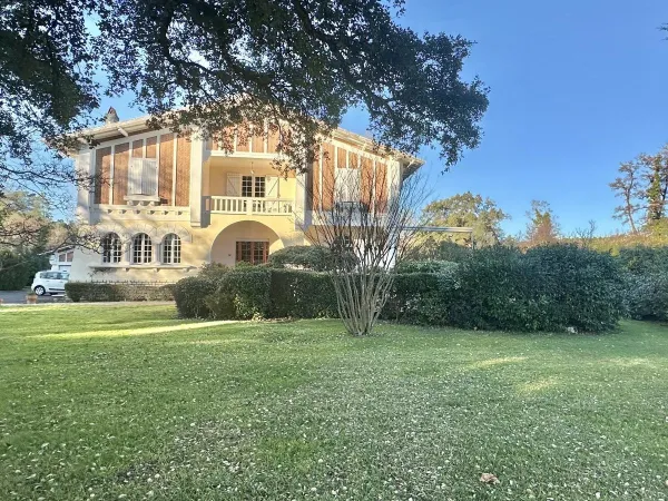 Maison 9 pièces 300 m² 