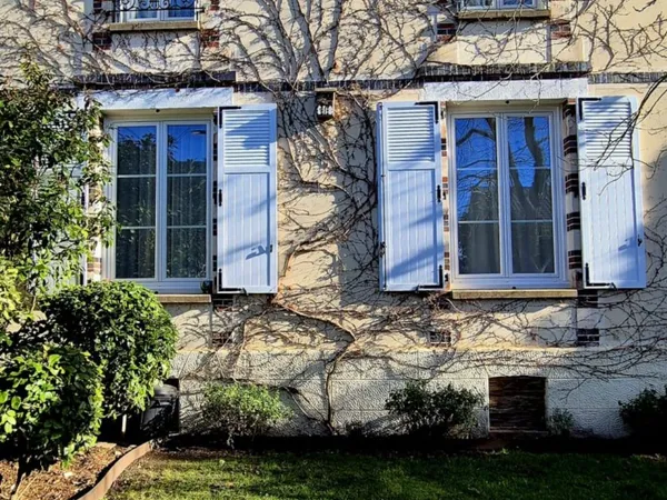 EXCLUSIVITE à vendre ! Maison de ville rénovée au centre vil 