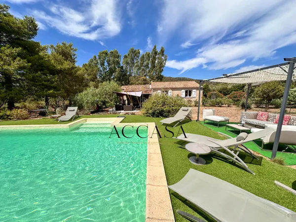 Maison 4 chambres et dépendance, avec piscine à Figari 