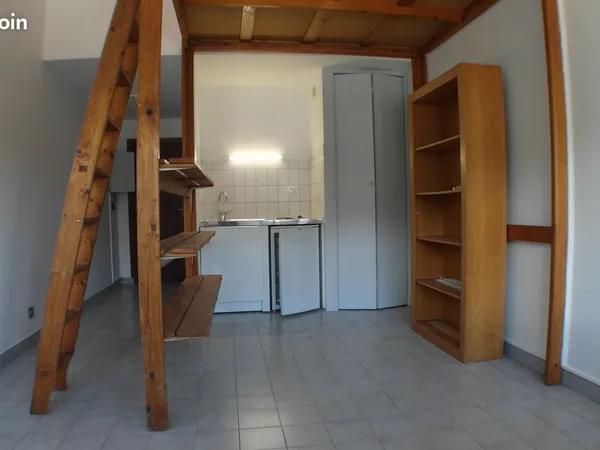 Studio 1 pièce 24 m² 
