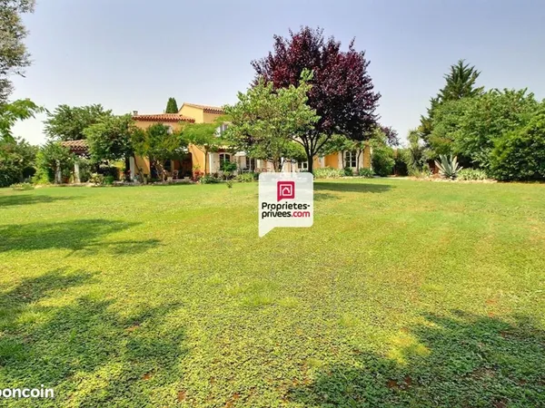 Maison 8 pièces 230 m² 
