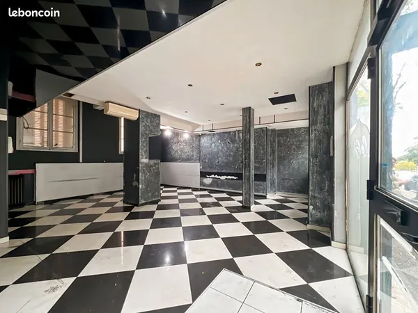 Local commercial 95 m² MANTES LA JOLIE 