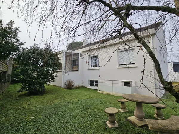 Maison familiale spacieuse au calme, proche centre-ville, LA ROCHE SUR YON 