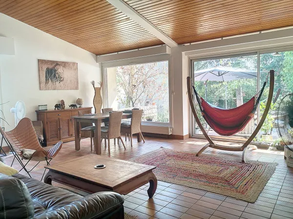Maison 6 pièces 201 m² 