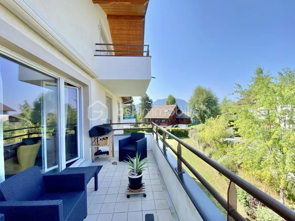 Appartement T3 avec 2 places de parking et garage à Villaz 