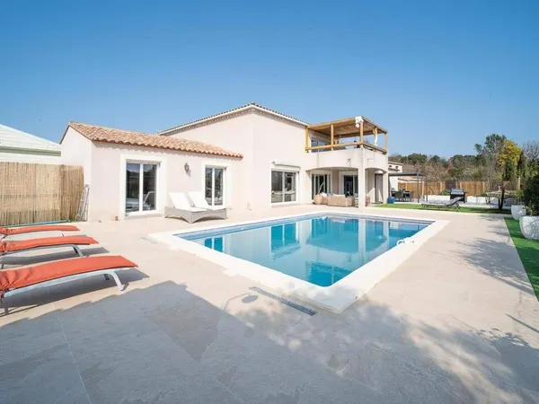 Villa 8 pièces 250 m² 