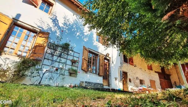 Maison avec sa grange et parcelle terrain 