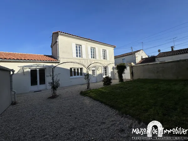 A louer à COGNAC (Charente) - Maison de ville - 4 pièces - 9 