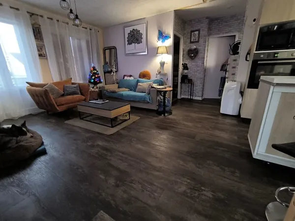 Maison sur terrain clos 2000 m2 environ 