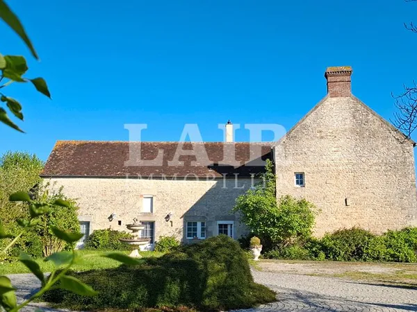 Maison 7 pièces 311 m² 
