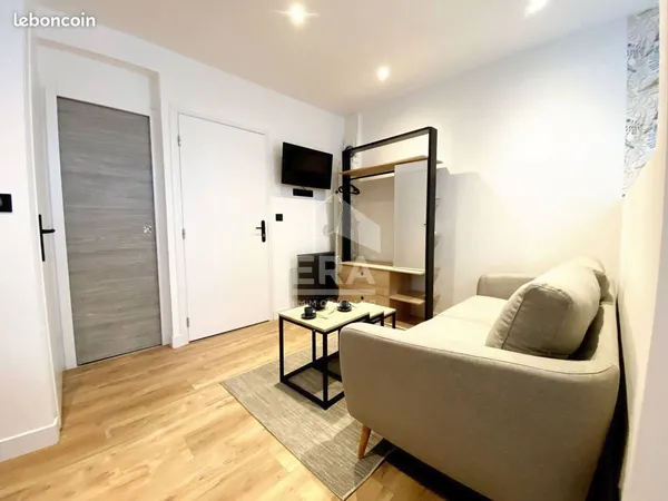 Studio 1 pièce 20 m² 