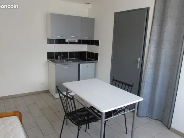 Studio meublé 