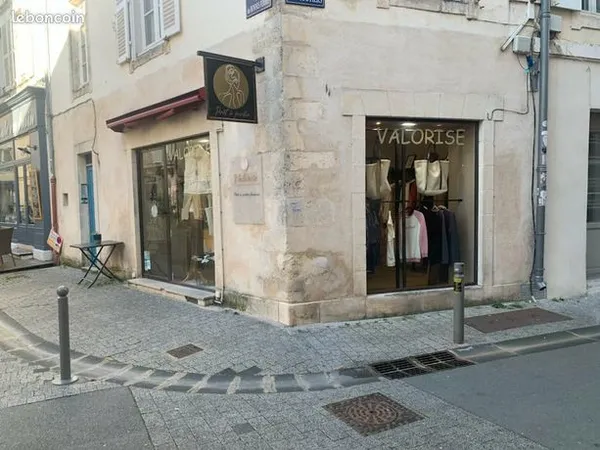 Immobilier professionnel Location La Rochelle   29000€