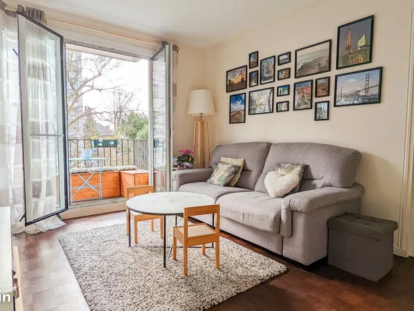 Appartement moderne et lumineux de 3 pièces avec balcon à Saint-Cloud 