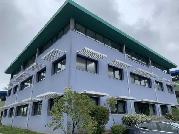 BUREAUX A LA LOCATION 